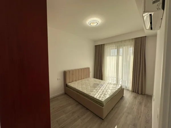 Tirane, jepet me qera apartament 1+1+Ballkon Kati 2, 66 m² 500 € (Rruga Sokrat Miho)