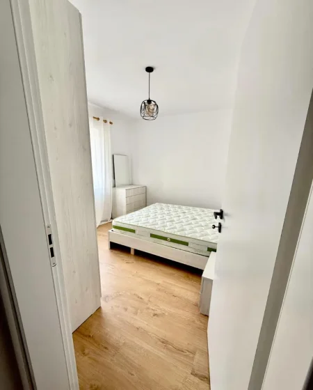 Tirane, jepet me qera apartament 1+1 Kati 2, 70 m² 480 € (RRUGA BARDHYL)