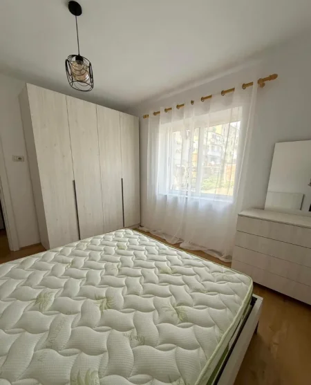 Tirane, jepet me qera apartament 1+1 Kati 2, 70 m² 480 € (RRUGA BARDHYL)