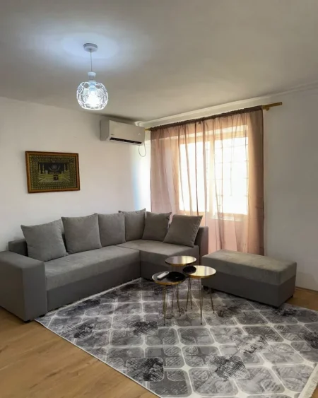 Tirane, jepet me qera apartament 1+1 Kati 2, 70 m² 480 € (RRUGA BARDHYL)