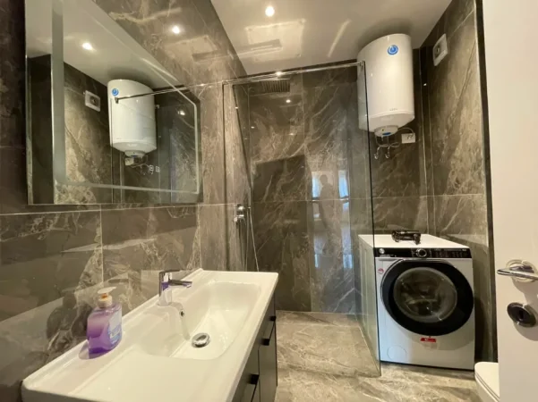 Tirane, jepet me qera apartament 2+1 Kati 6, 110 m² 1.000 € (Komuna e Parisit)