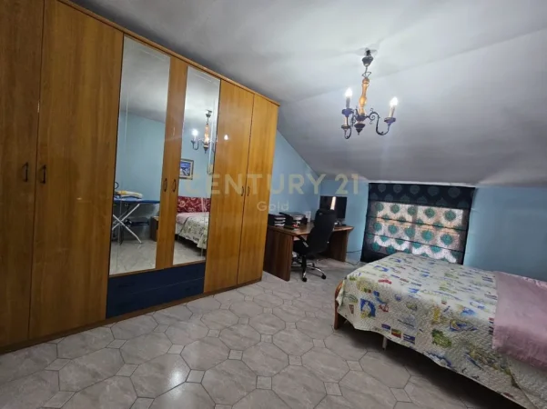 Tirane, shitet apartament 2+1+Ballkon Kati 4, 148 m² 285.000 € 