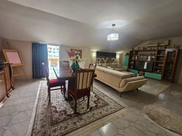 Tirane, shitet apartament 2+1+Ballkon Kati 4, 148 m² 285.000 € 