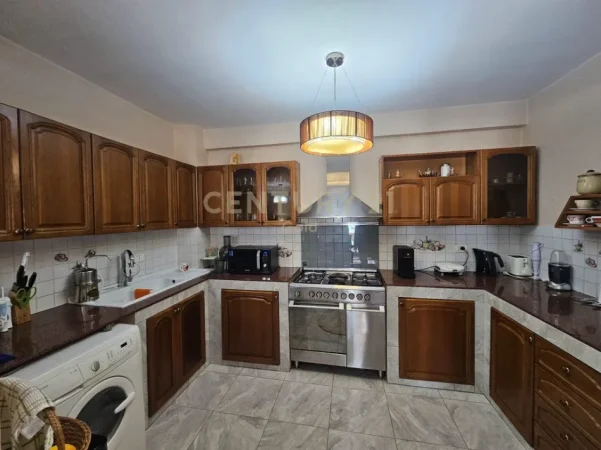 Tirane, shitet apartament 2+1+Ballkon Kati 4, 148 m² 285.000 € 