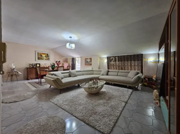 Tirane, shitet apartament 2+1+Ballkon Kati 4, 148 m² 285.000 € 