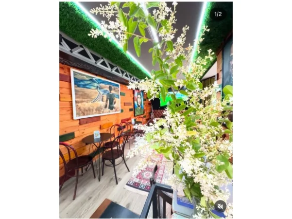 Tirane, shitet bar-resorant Kati 2, 75 m² 56.000 € (Fusha Aviacionit)