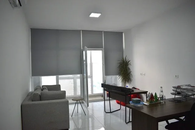 Tirane, jepet me qera apartament 2+1+Ballkon , 106 m² 1.200 € (Komuna Parisit)