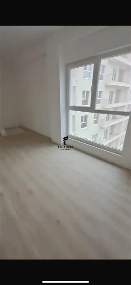Tirane, jepet me qera zyre Kati 1, 70 m² 550 € (LAPRAKE)