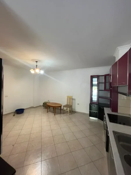 Tirane, shitet apartament 2+1 Kati 1, 92 m² 145.000 € (Unaza e re)