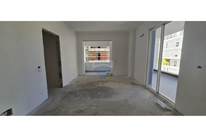 Tirane, shitet apartament , 115 m² (.)