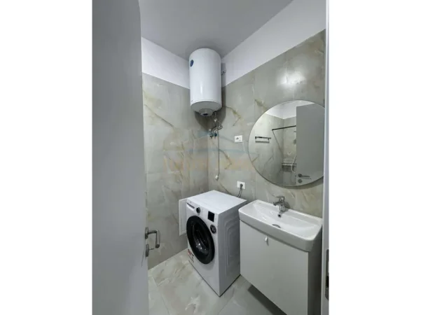 Tirane, jepet me qera apartament 1+1 Kati 3, 65 m² 527 € (UNAZA E RE)