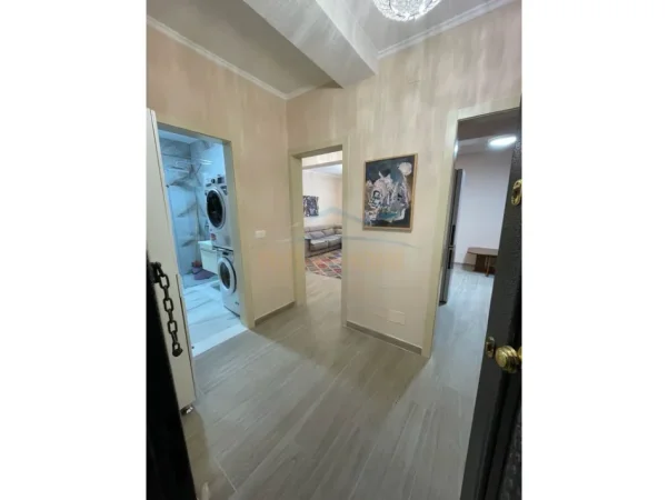 Tirane, shitet apartament 1+1 Kati 7, 87 m² 252.000 € (BULEVARDI ZOGU I)