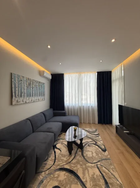 Tirane, shitet apartament 1+1+Ballkon Kati 9, 189.000 € (Myslym Shyr)
