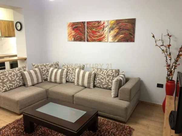 Tirane, jepet me qera apartament 1+1 Kati 2, 70 m² 650 € (myslym shyri)