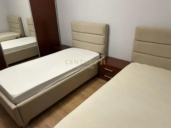 Tirane, jepet me qera apartament 1+1 Kati 2, 70 m² 650 € (myslym shyri)