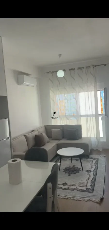 Tirane, jepet me qera apartament 1+1 Kati 8, 65 m² 450 € (ALI DEMI)