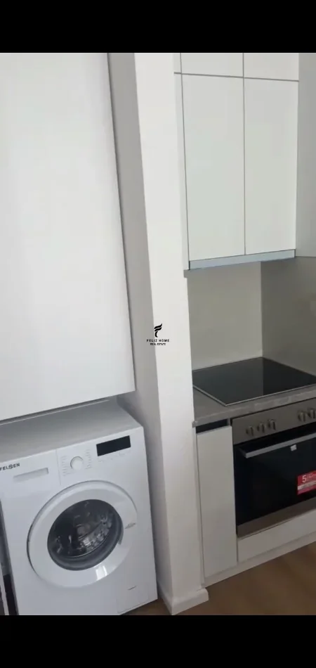 Tirane, jepet me qera apartament 1+1 Kati 8, 65 m² 450 € (ALI DEMI)