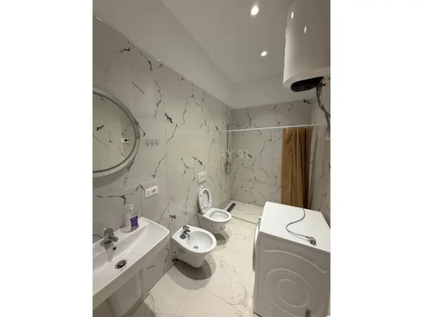 Tirane, jepet me qera apartament 2+1 Kati 2, 89 m² 600 € (Kodra e Diellit)