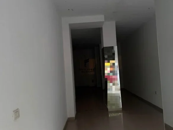 Tirane, jepet me qera dyqan Kati 0, 51 m² 8.800 € (KOMUNA E PARISIT)
