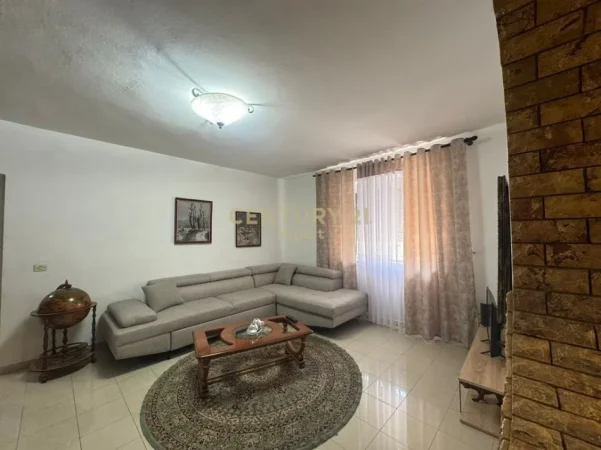 Tirane, jepet me qera apartament 2+1 Kati 3, 90 m² 600 € (Zog Zi)