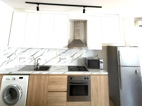 Tirane, jepet me qera apartament 1+1 Kati 0, 65 m² 480 € 