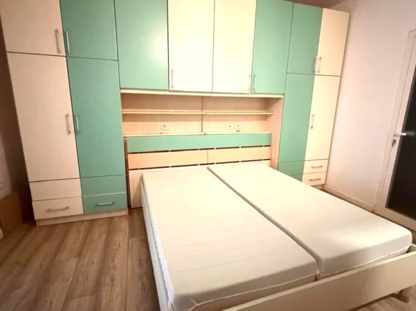 Tirane, jepet me qera apartament 1+1 Kati 0, 65 m² 480 € 