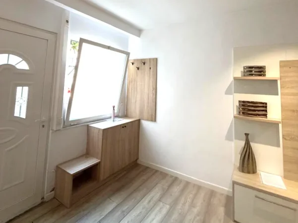 Tirane, jepet me qera apartament 1+1 Kati 0, 65 m² 480 € 