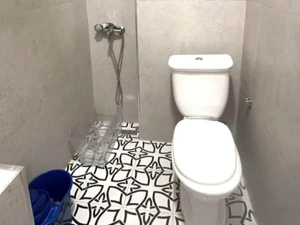 Tirane, jepet me qera apartament 1+1 Kati 0, 65 m² 480 € 