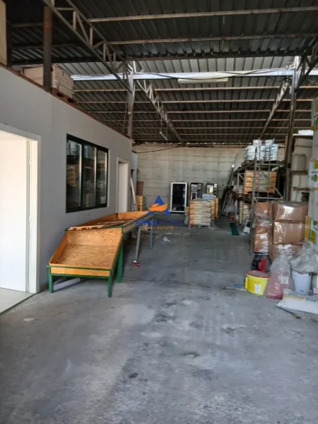Tirane, jepet me qera ambjent biznesi Kati 0, 500 m² 21.097 € 