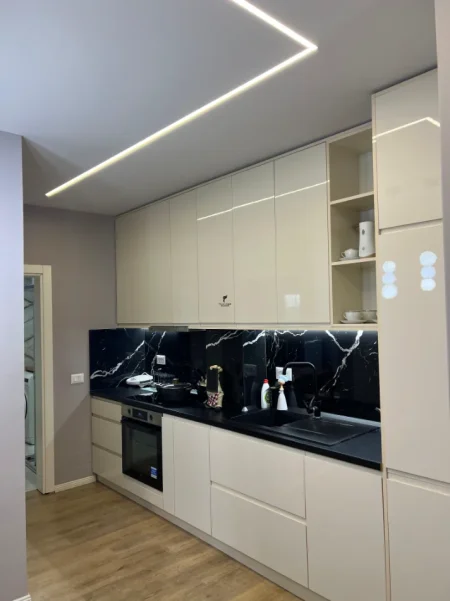 Tirane, jepet me qera apartament 1+1 Kati 1, 60 m² 650 € (KOMUNA E PARISIT)