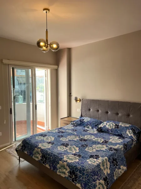 Tirane, jepet me qera apartament 1+1 Kati 1, 60 m² 650 € (KOMUNA E PARISIT)
