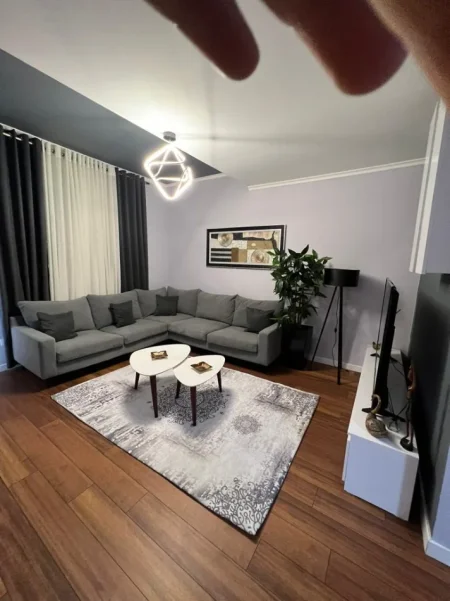 Tirane, jepet me qera apartament 2+1+Aneks+Ballkon Kati 0, 90 m² 650 € (Eduart Mano)