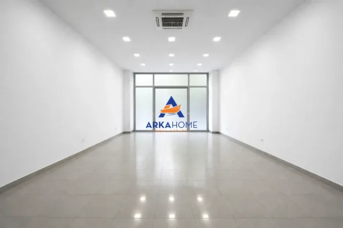 Tirane, jepet me qera dyqan Kati 0, 135 m² 1.500 € 