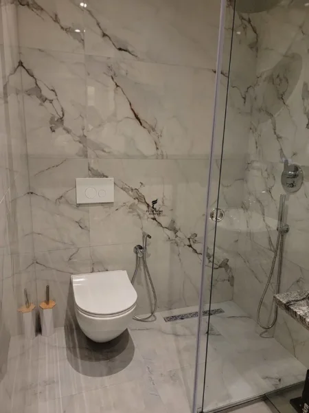 Tirane, jepet me qera apartament 1+1 Kati 1, 60 m² 550 € (RRUGA E DURRESIT)
