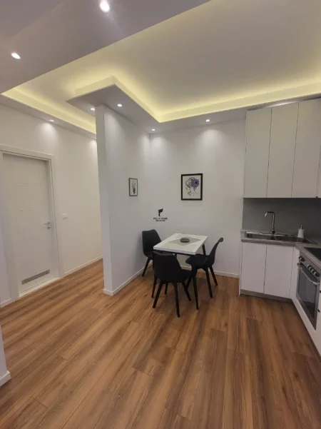 Tirane, jepet me qera apartament 1+1 Kati 1, 60 m² 550 € (RRUGA E DURRESIT)