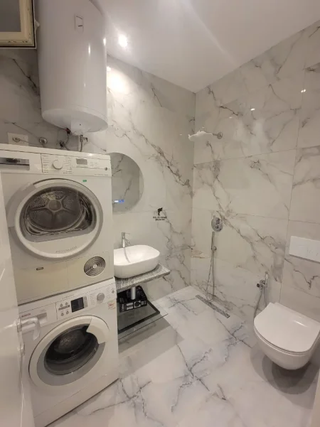 Tirane, jepet me qera apartament 1+1 Kati 1, 60 m² 550 € (RRUGA E DURRESIT)