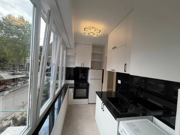 Tirane, shitet apartament 1+1 , 30 m² 