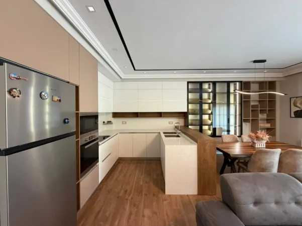 Tirane, jepet me qera apartament 2+1 Kati 1, 170 m² 1.500 € (Liqeni i Thate)