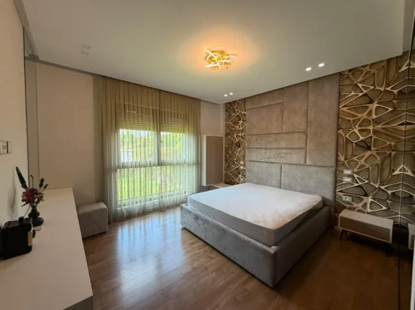 Tirane, jepet me qera apartament 2+1 Kati 1, 170 m² 1.500 € (Liqeni i Thate)