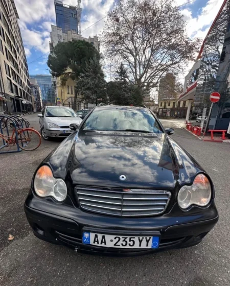 shes Mercedes c klass Nafte
