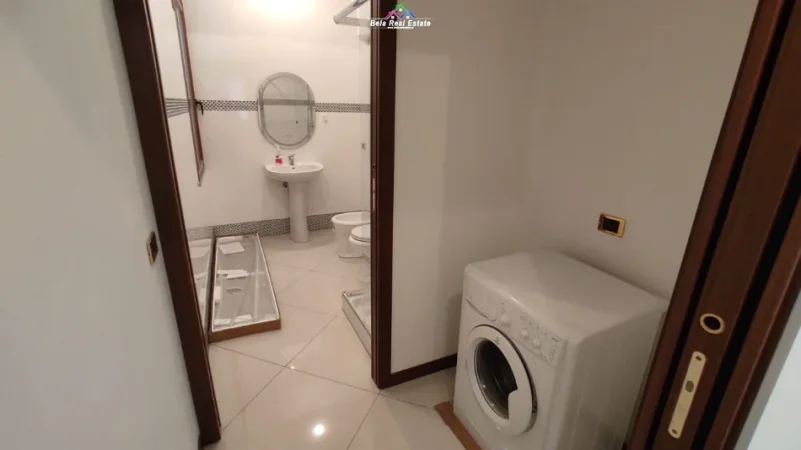 Tirane, jepet me qera apartament 1+1 Kati 2, 70 m² 470 € (Kinostudio)