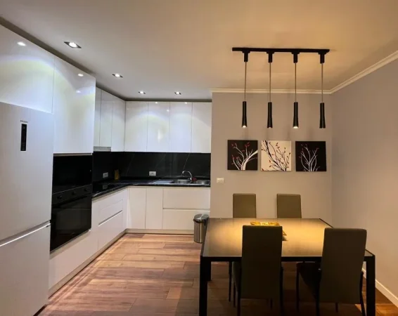 Tirane, jepet me qera apartament 2+1 , 90 m² 650 € 