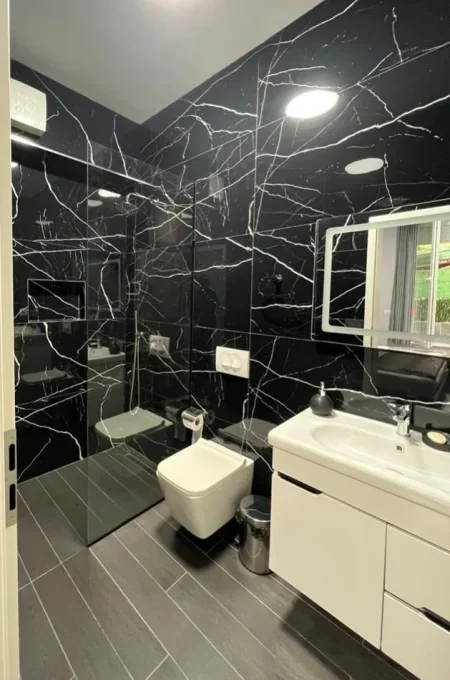 Tirane, jepet me qera apartament 2+1 , 90 m² 650 € 