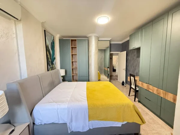 Tirane, jepet me qera apartament 2+1 Kati 5, 100 m² 800 € (Rrapo Hekali,)
