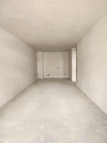 🏡Shitet Apt: 2+1 & 2Bllk (📍Paskuqan / Space City ) Super mundësi investimi 1146€/m²🔥 105m² || Kati 4 - 120.000€ ✨️