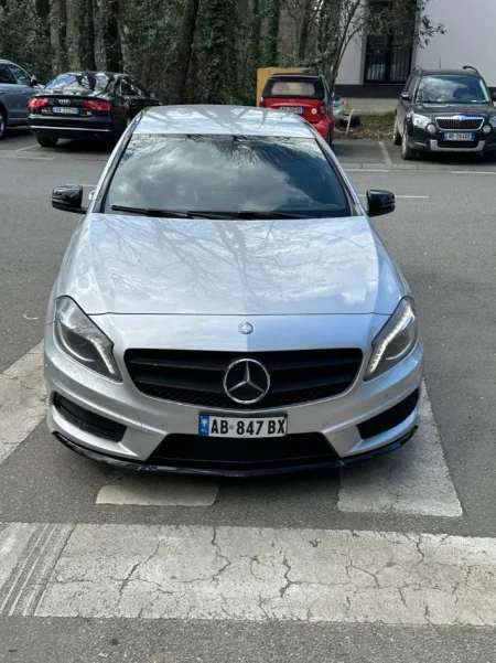 Tirane, shes makine A class Nafte, automatik Kondicioner 212.000 km 8.700 €