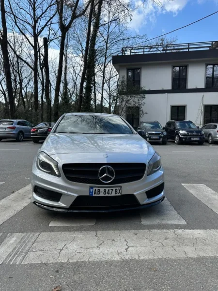 Tirane, shes makine A class Nafte, automatik Kondicioner 212.000 km 8.700 €
