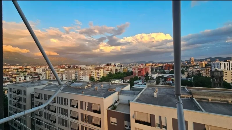 Tirane, jepet me qera nga Pronari, pa-komision apartament 1+1 Kati 9, 70 m² 480 €