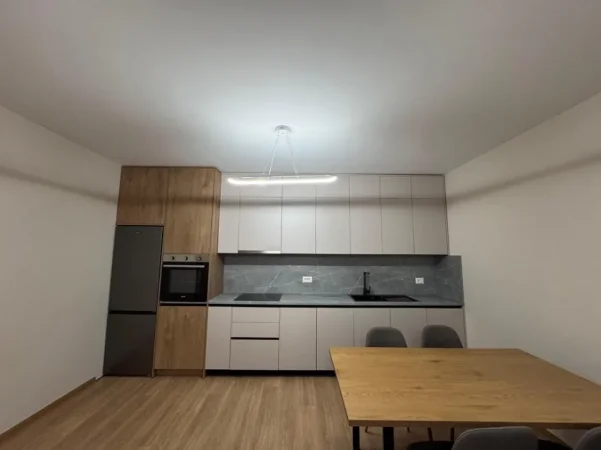 Tirane, jepet me qera apartament 1+1 Kati 1, 93 m² 750 € (kopshti botanik)
