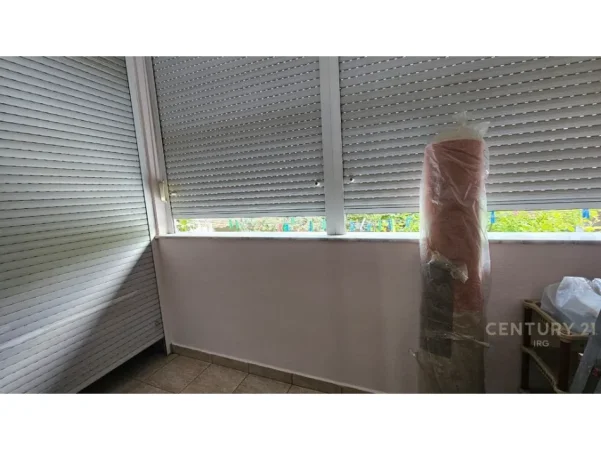 Tirane, shitet apartament 2+1 Kati 3, 73 m² 180.000 € (ali demi fusha e sportit)